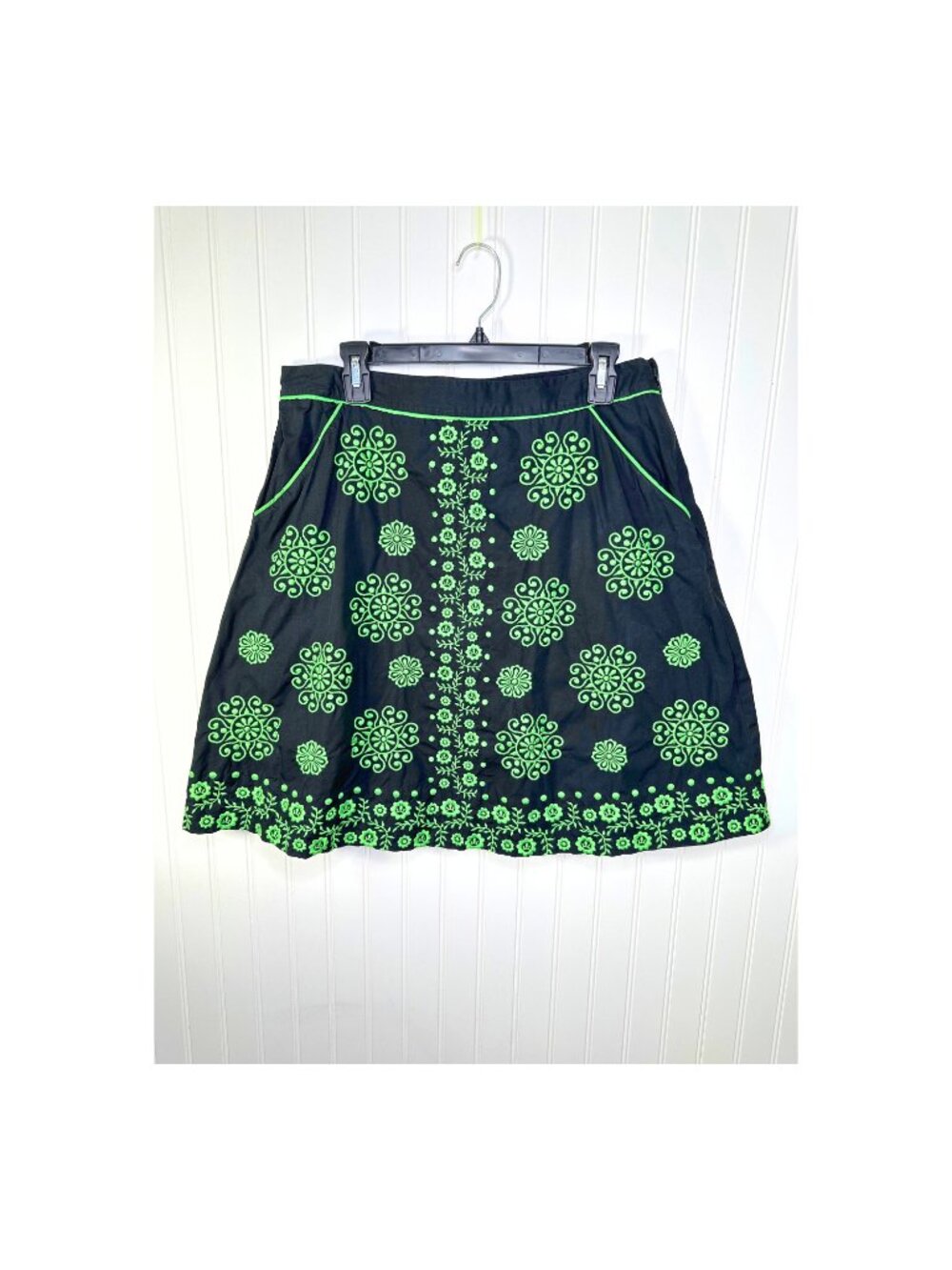Vintage Anthropologie Lithe Black & Green Embroidered A-Line Skirt Size 12